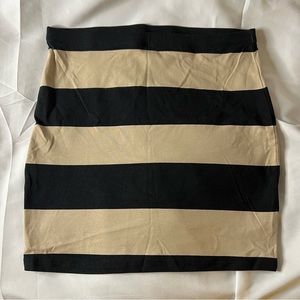 H&M: Divided | Size: 6 Black & Tan Skirt
